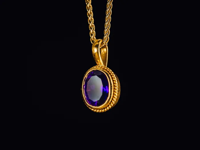 PreStyled Sets Consignment 22k Yellow Gold Amethyst Pendant