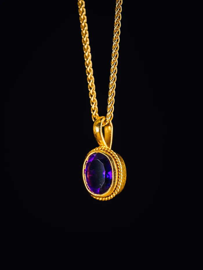 PreStyled Sets Consignment 22k Yellow Gold Amethyst Pendant