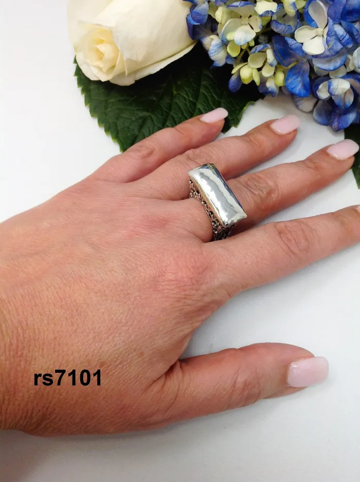 Rings Dian Malouf rs7101 Sterling Silver Wide Hammered Bar Ring With Smooth Hammered Top Rings Dian Malouf rs7101 Sterling Silver Wide Hammered Bar Ring With Smooth Hammered Top