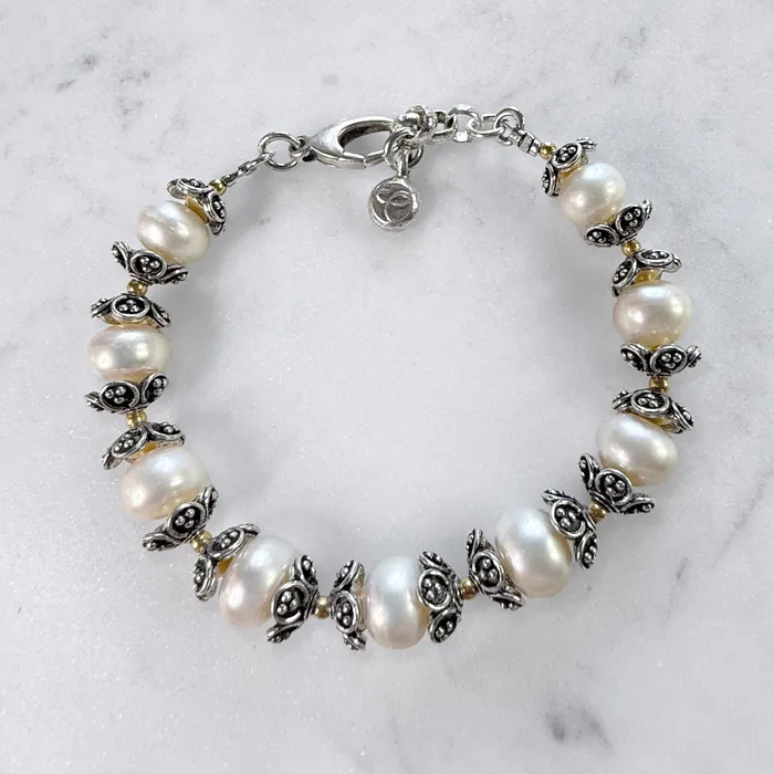 Bracelets Elisa Ilana Button Pearl Bracelet